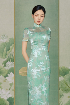 家教老师撩开裙子